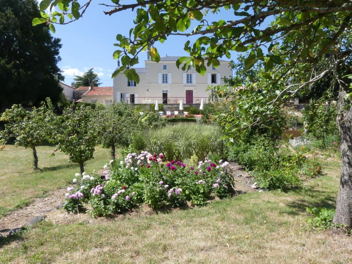 Les Jardins De Xanton Hotel Buitenkant foto